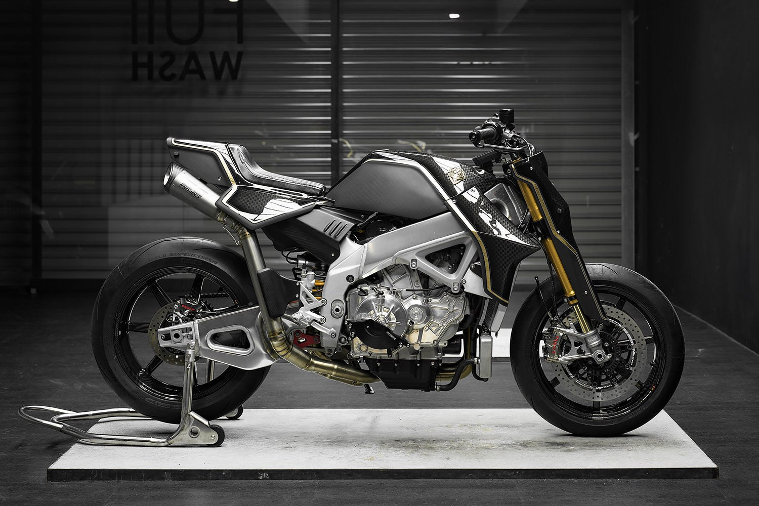 aprilia-rsv4-rough-crafts